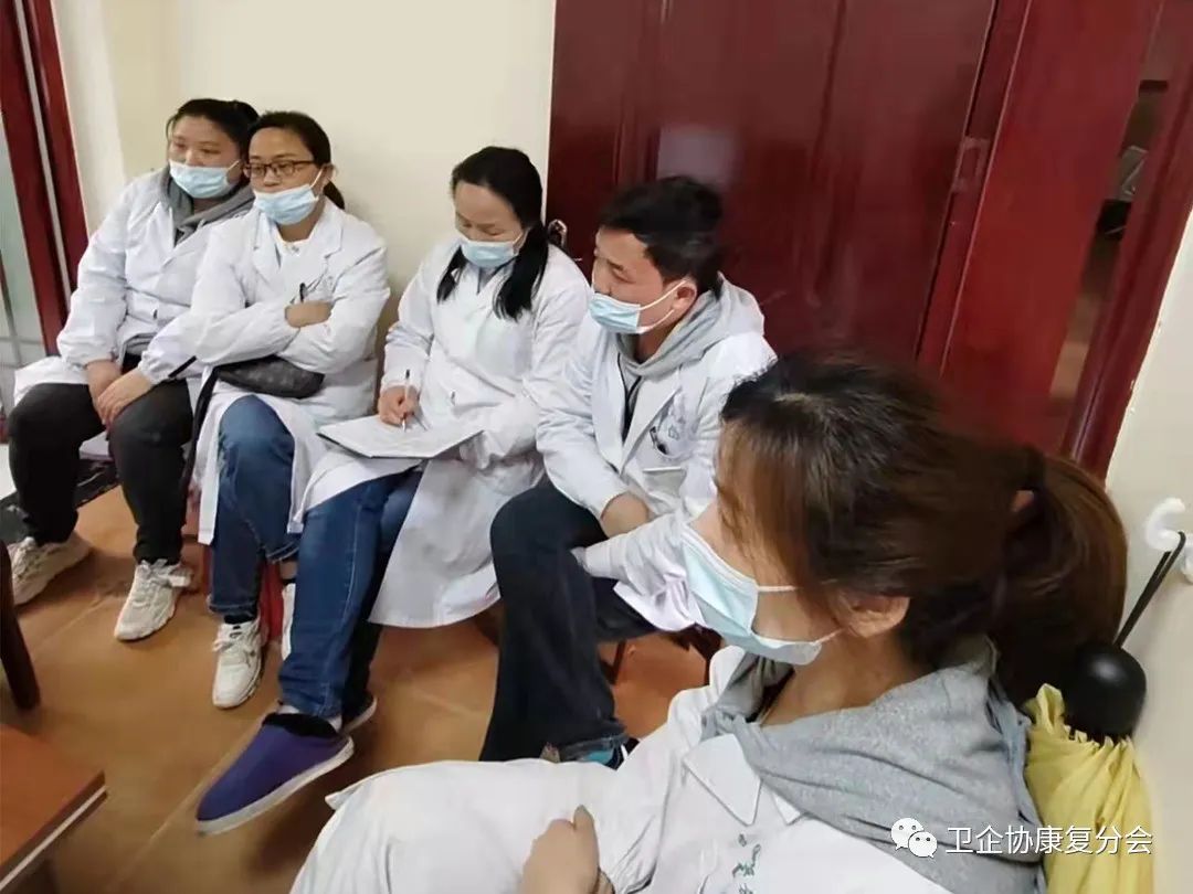 专家带教促发展丨记全国卫企协医院康复管理分会段付前老师到龙山县民安社区卫生服务中心带教指导！