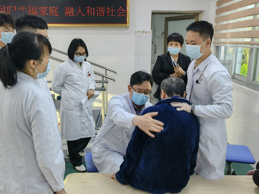 重点扶持·助力康复科再创新征程--记全国卫企协医院康复管理分会副会长刘晓辉老师到宜州区中医医院带教指导！