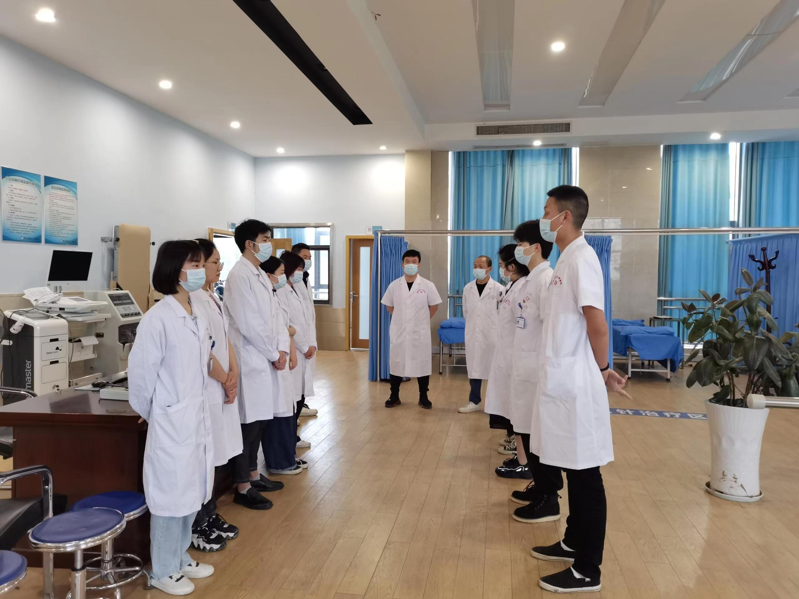 专家带教促发展丨记全国卫企协医院康复管理分会郑黎明老师到威远县第三人民医院带教指导！