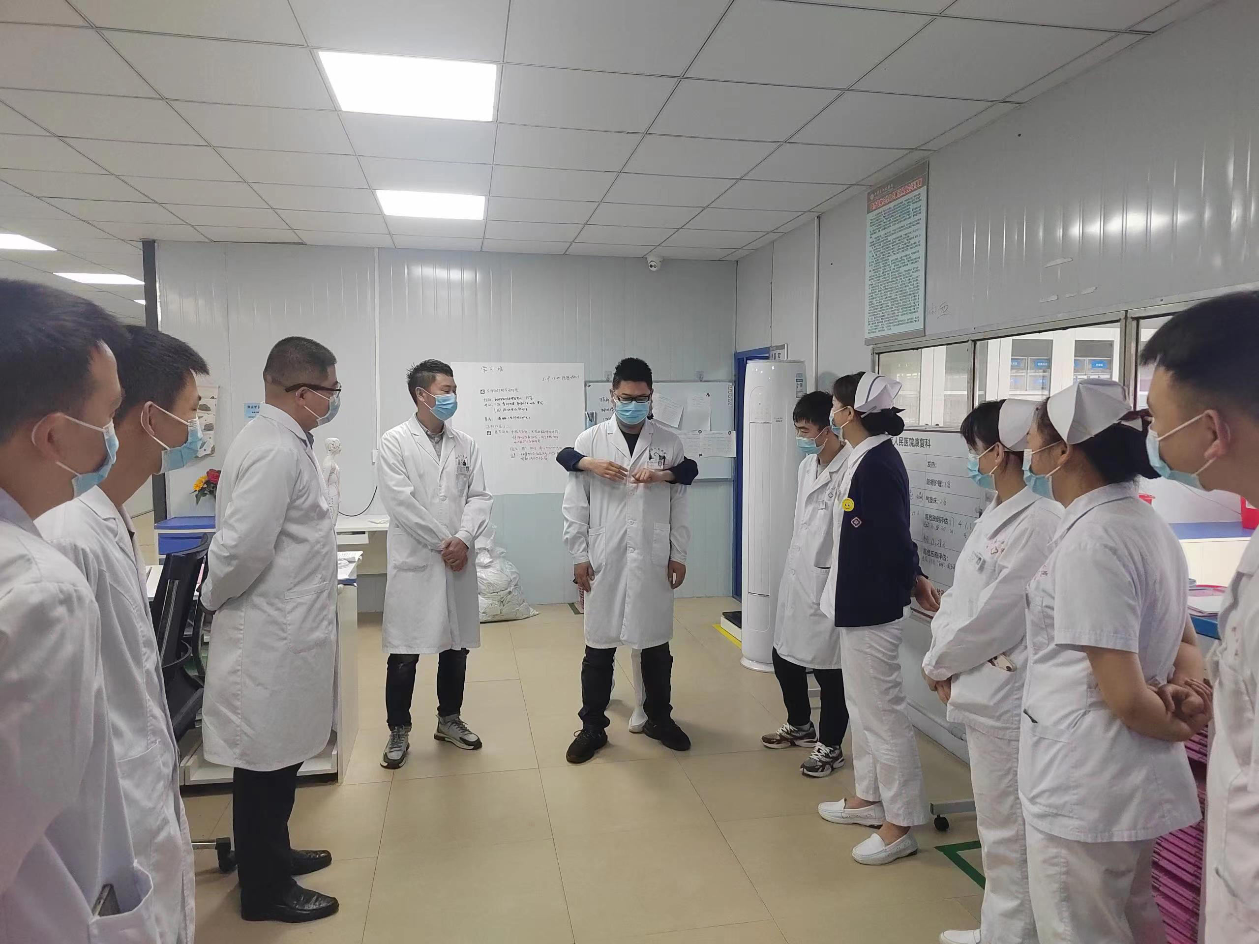 专家带教促发展丨记全国卫企协医院康复管理分会副会长周靖舒老师到平坝区人民医院带教指导！
