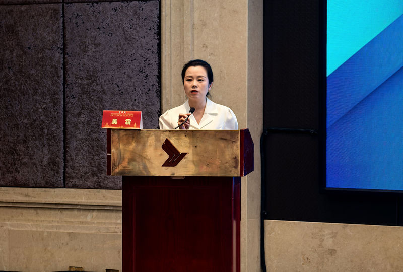 吴霜_副本.jpg
